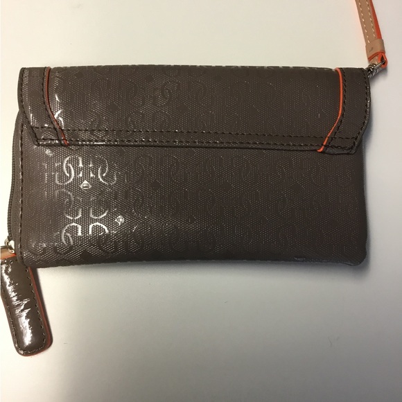 Guess Purse and Wallet - GUC - See Pics For Details - Picture 5 of 6